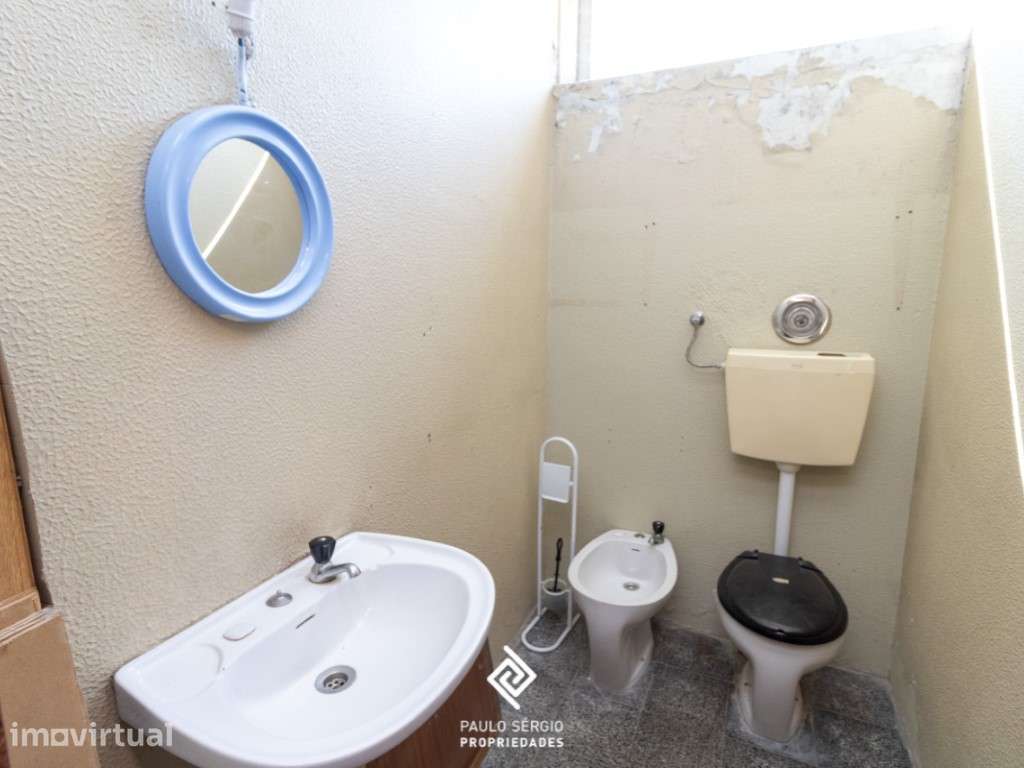 Arrenda-se loja na Galeria Comercial das Guardeiras em Moreira da Maia - Grande imagem: 5/6