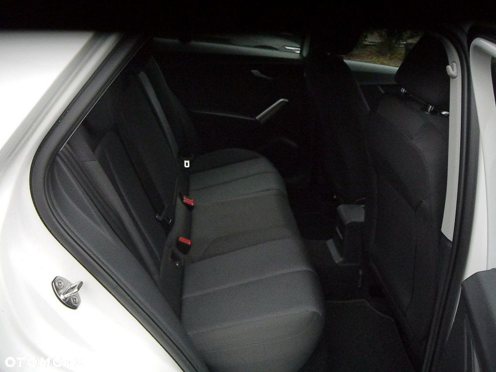 Audi Q2 30 TDI S tronic - 28