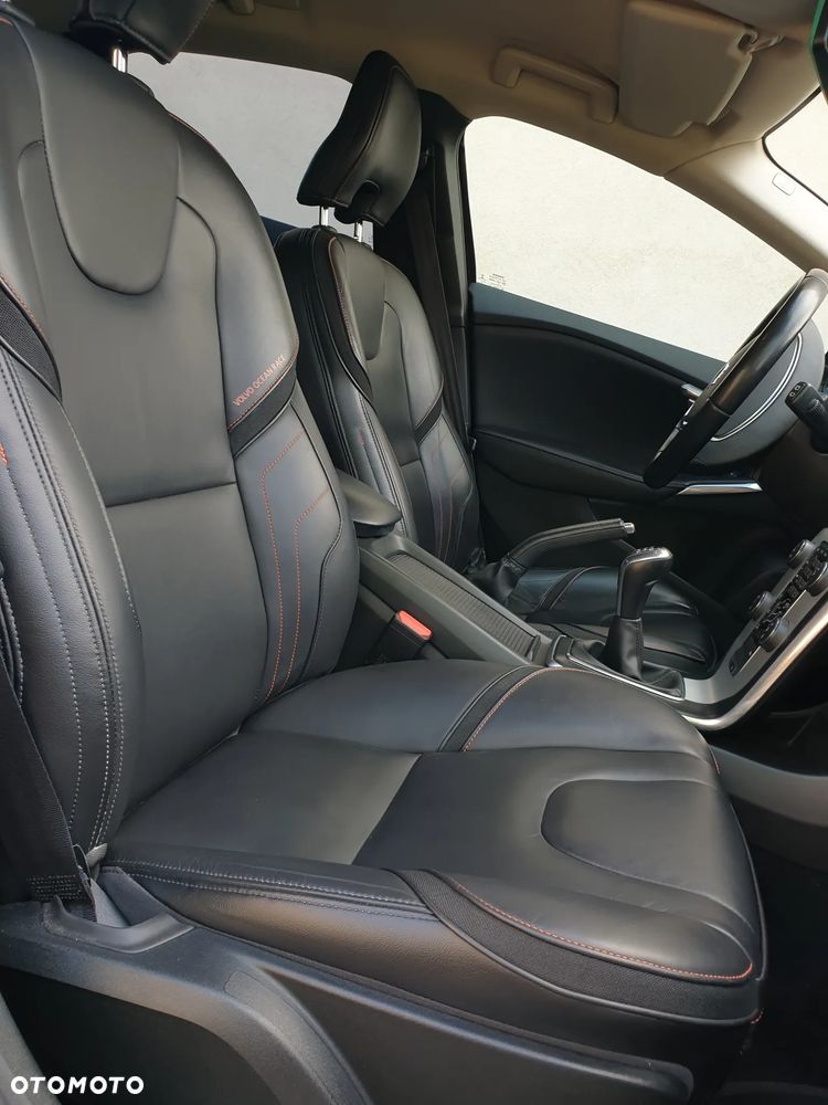 Volvo V40 D2 R Design - 30