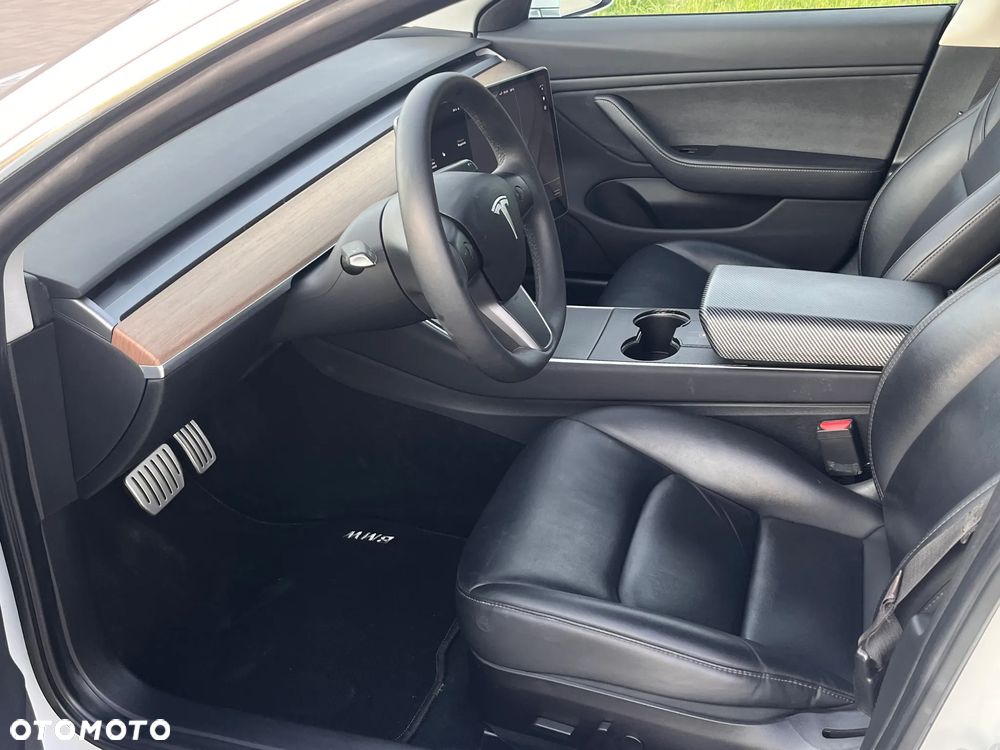 Tesla Model 3 - 9