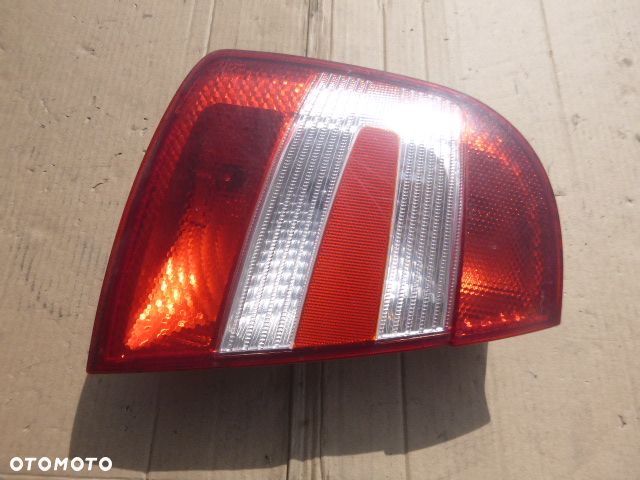 LAMPA LEWY TYŁ LEWA TYLNA PRAWY TYŁ PRAWA TYLNA SKODA FABIA I HB LIFT- - 11