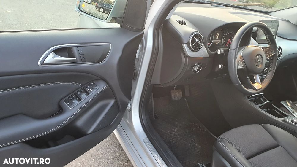 Mercedes-Benz B - 23