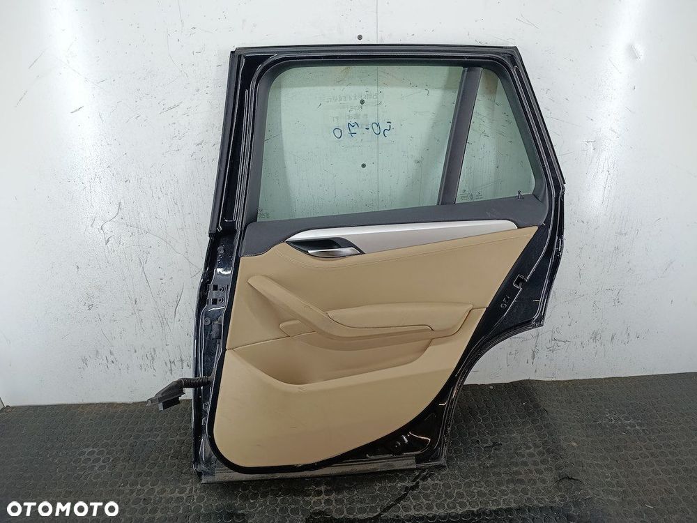 DRZWI TYŁ PRAWY  BMW X1 E84 FL 475 2.0 D - 8