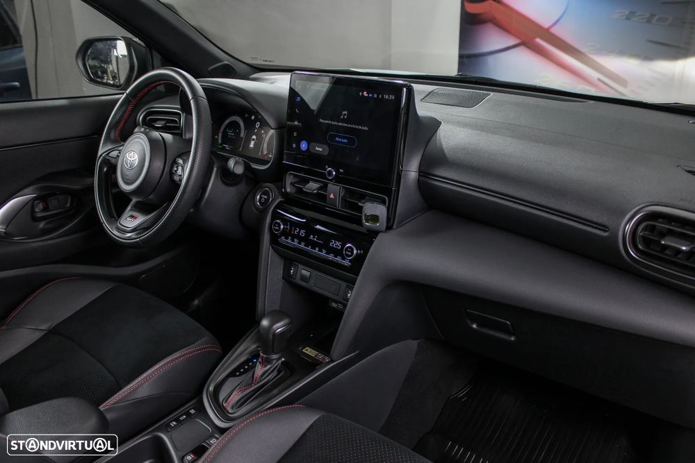 Toyota Yaris Cross 1.5 Hybrid GR Sport - 29
