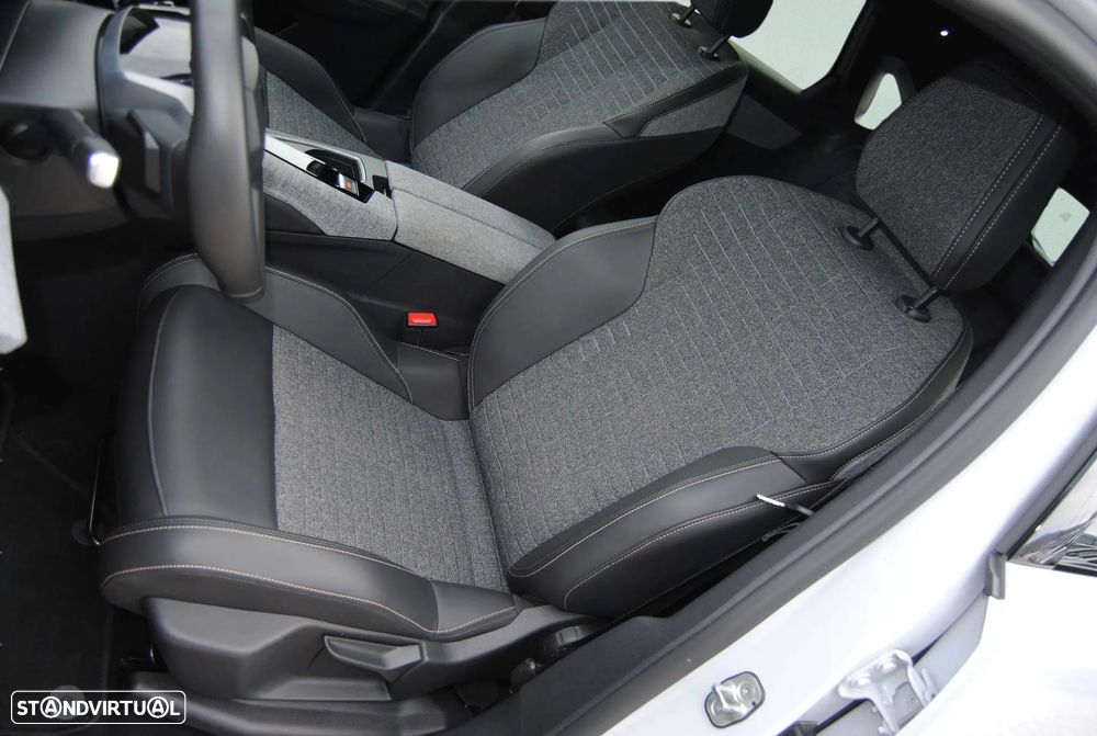 Peugeot 3008 1.2 Hybrid Allure e-DCS6 - 23