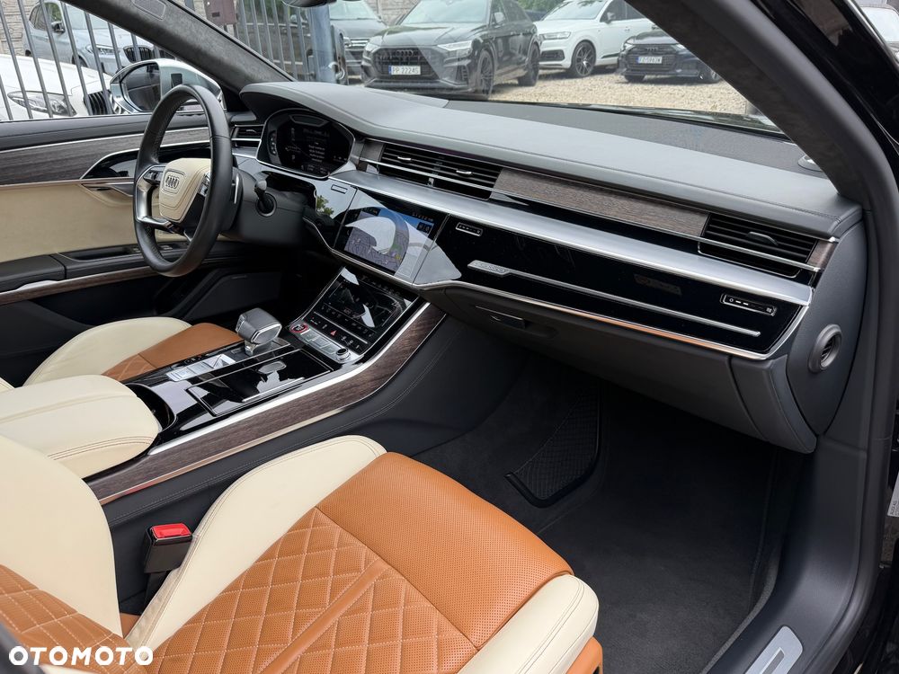 Audi S8 - 40