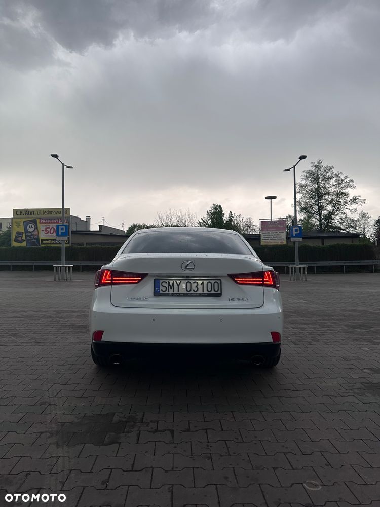 Lexus IS 250 F Sport - 22