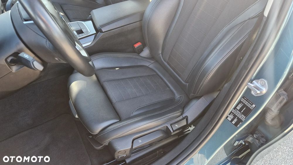 BMW Seria 3 320i GPF Sport - 34