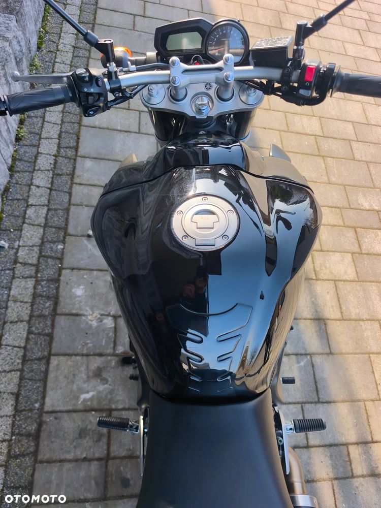 Yamaha FZ - 22