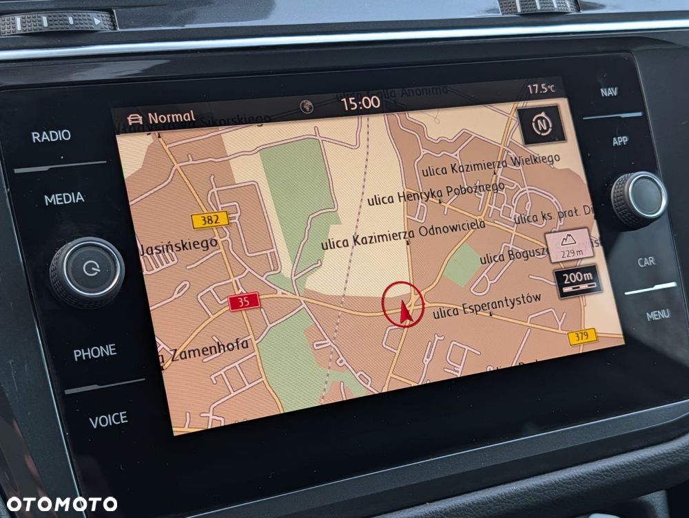 Volkswagen Tiguan - 26