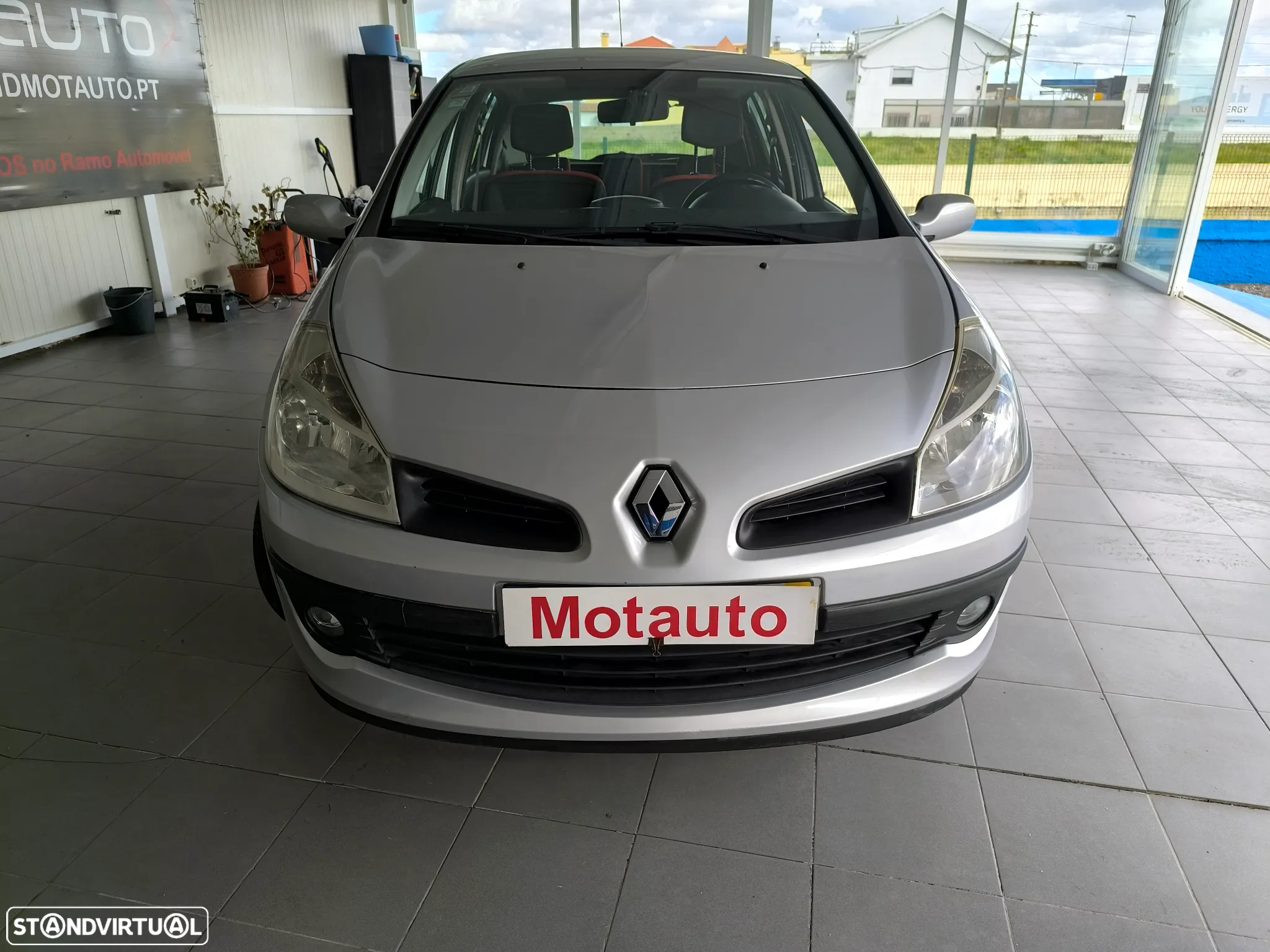 Renault Clio - 2