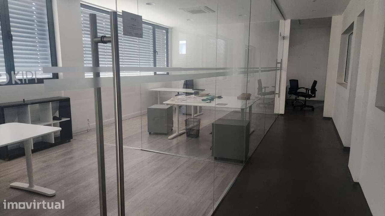 Pavilhão zona Ind., 1500m2, Casal da Lebre, M. Grande (Opção  compra). - Grande imagem: 4/24