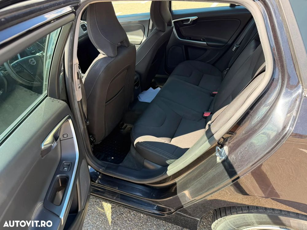 Volvo V60 D2 Basic - 11