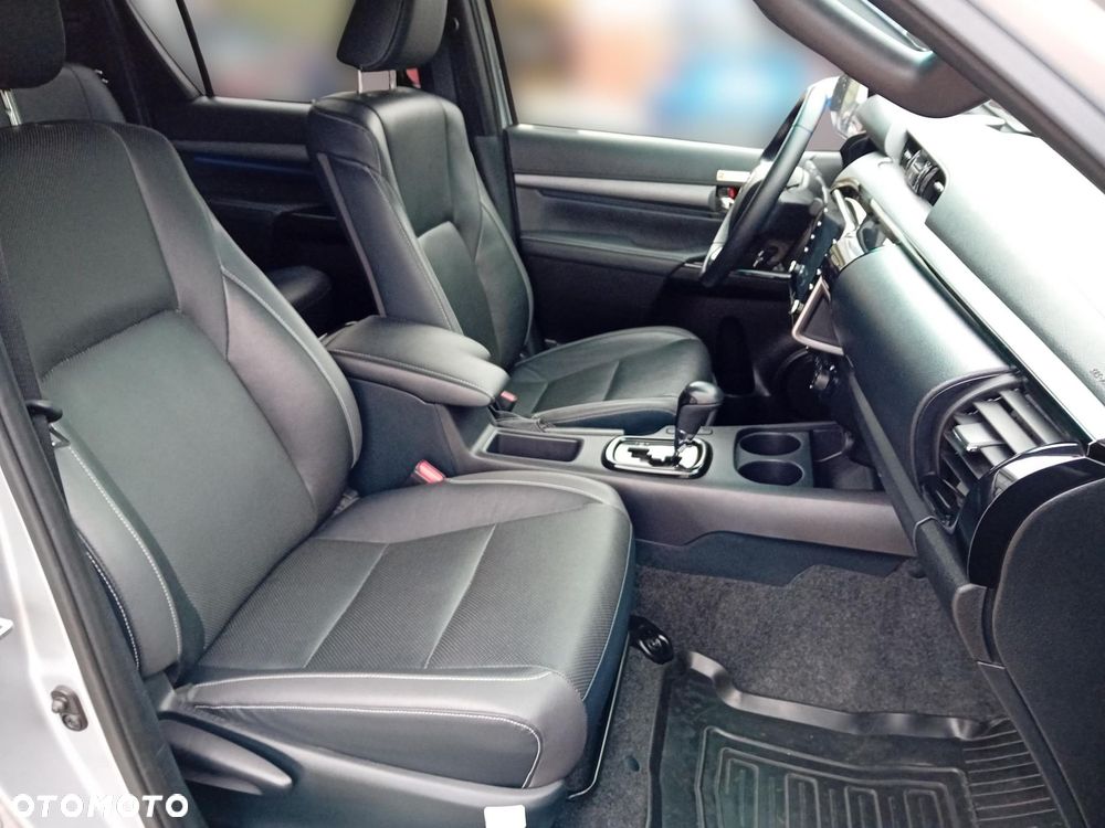 Toyota Hilux 2.8 D-4D Double Cab Invincible Sport 4x4 - 15