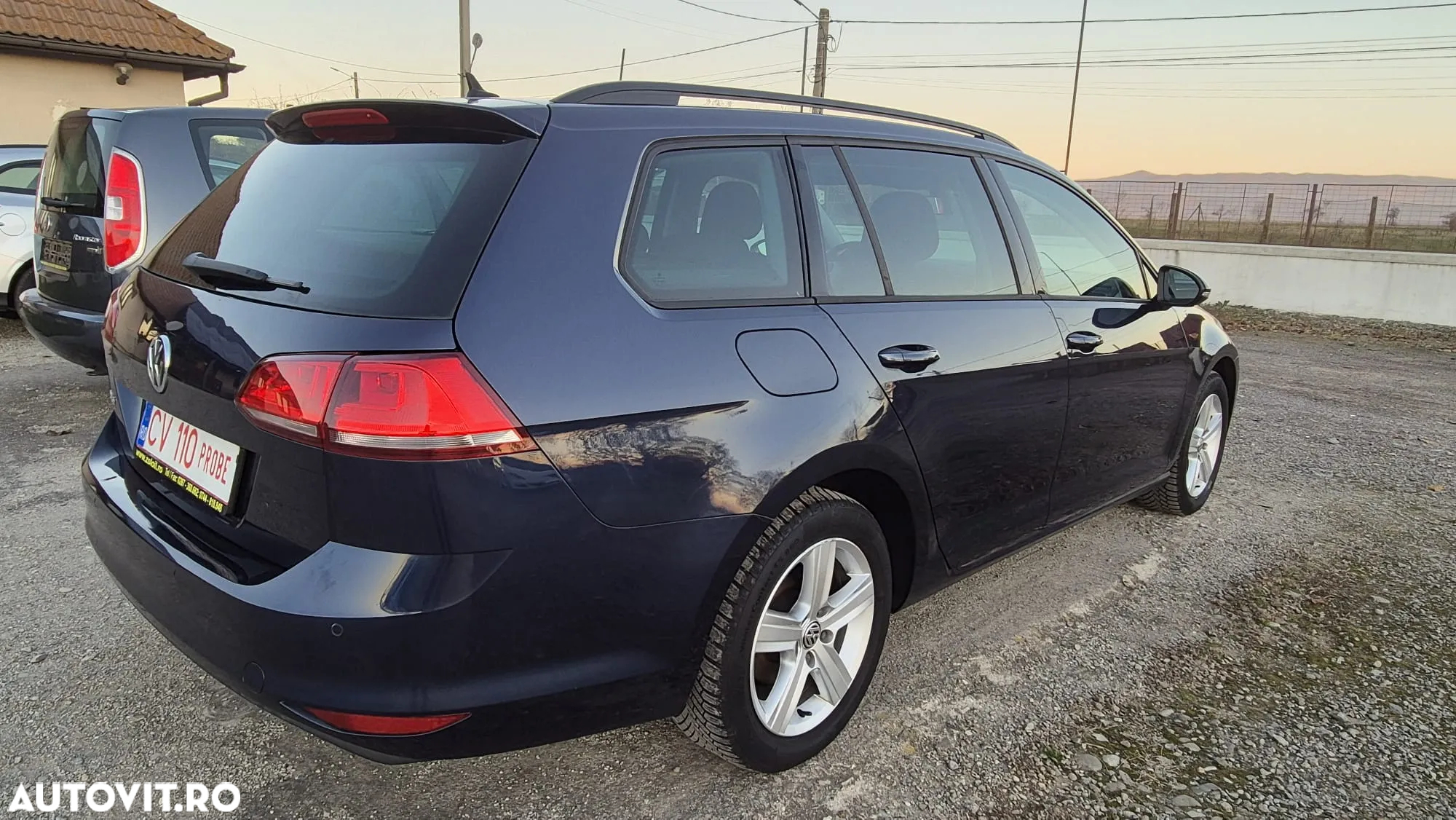 Volkswagen Golf 1.6 TDI BlueMotion Technology Comfortline - 4