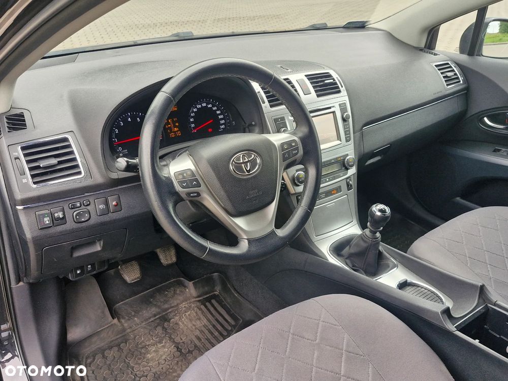 Toyota Avensis 1.8 Active - 22