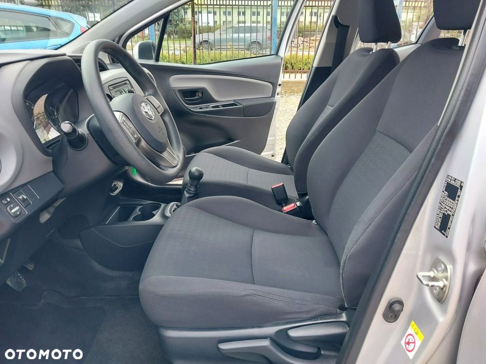 Toyota Yaris 1.0 Active EU6 - 17