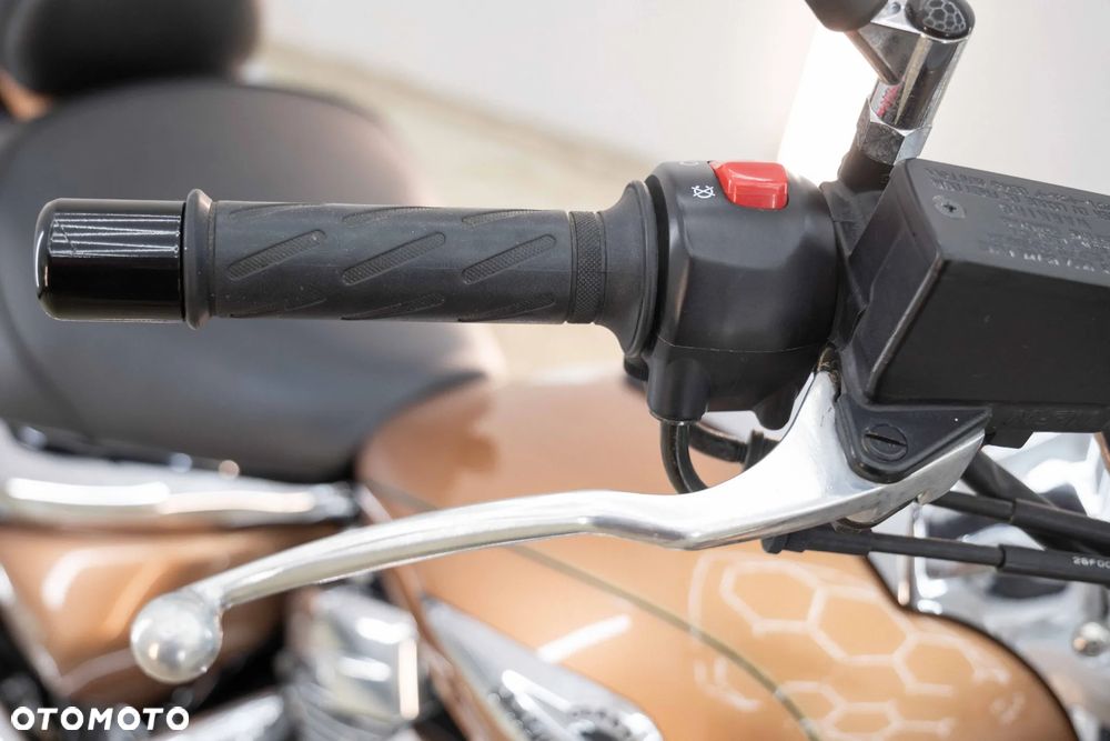 Suzuki Intruder - 27