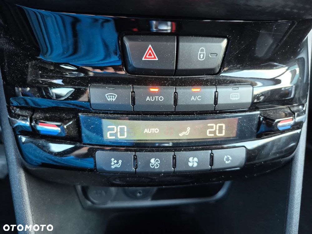 Peugeot 2008 1.6 BlueHDi Allure - 29
