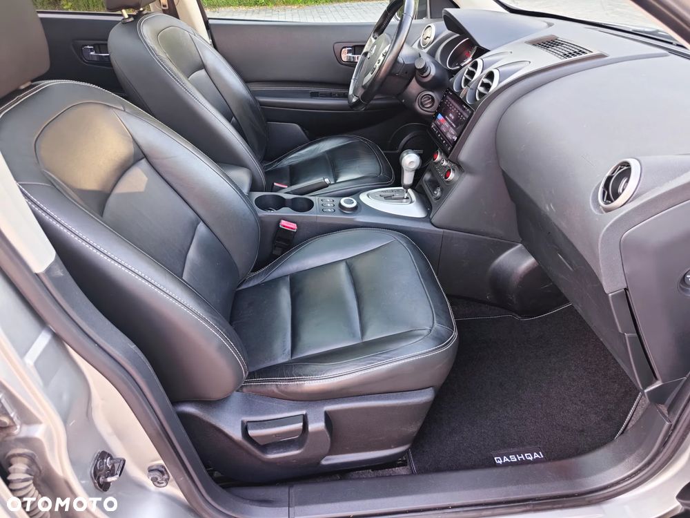 Nissan Qashqai 2.0 dCi 4 x 4 DPF tekna - 21