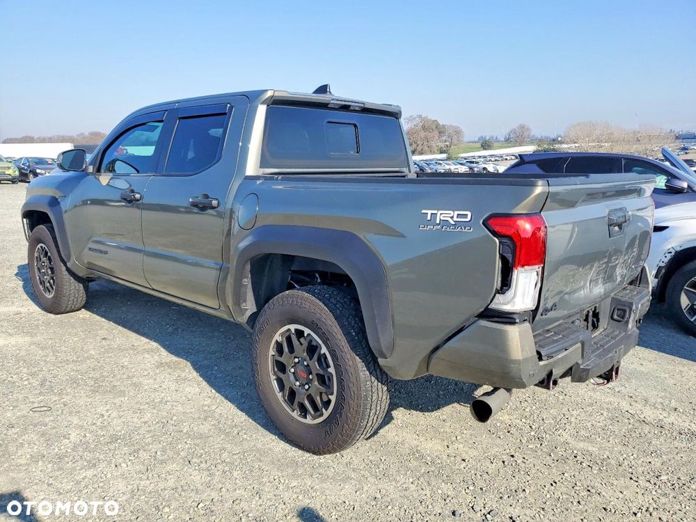 Toyota Tacoma - 3