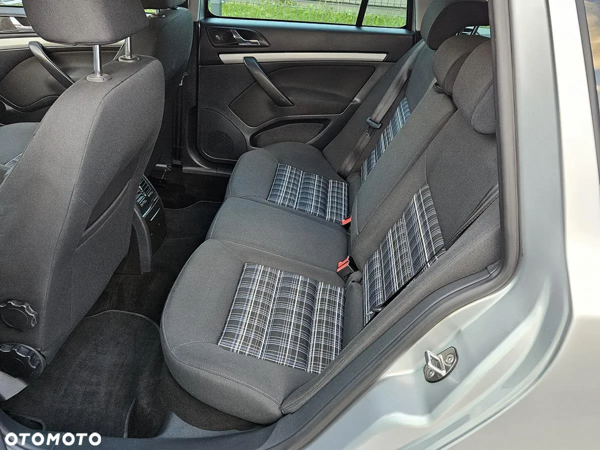 Skoda Octavia Combi 2.0 TDI DPF DSG FAMILY - 23