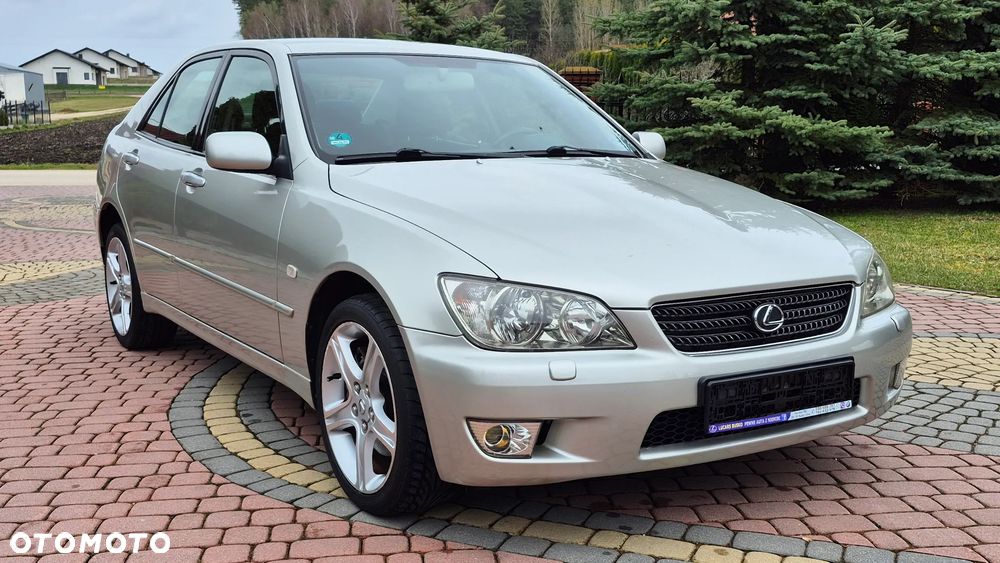 Lexus IS - 27