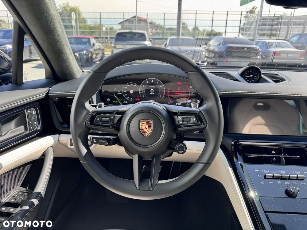 Porsche Panamera GTS - 27