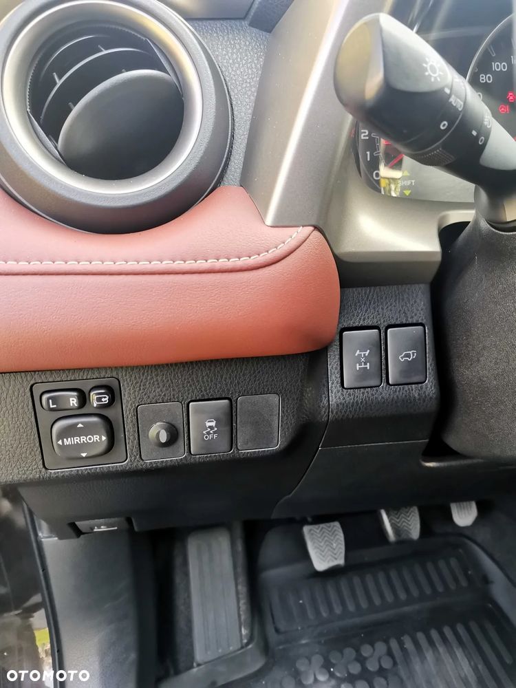 Toyota RAV4 2.0 D-4D Premium - 9