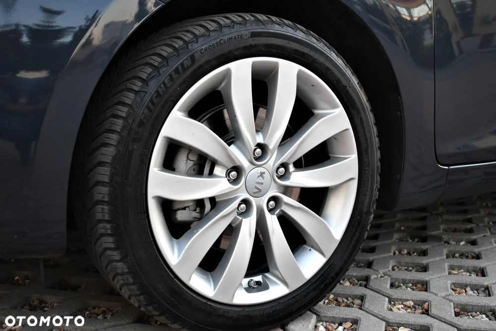 Kia Carens 1.6 GDI Business Line EU6 - 39