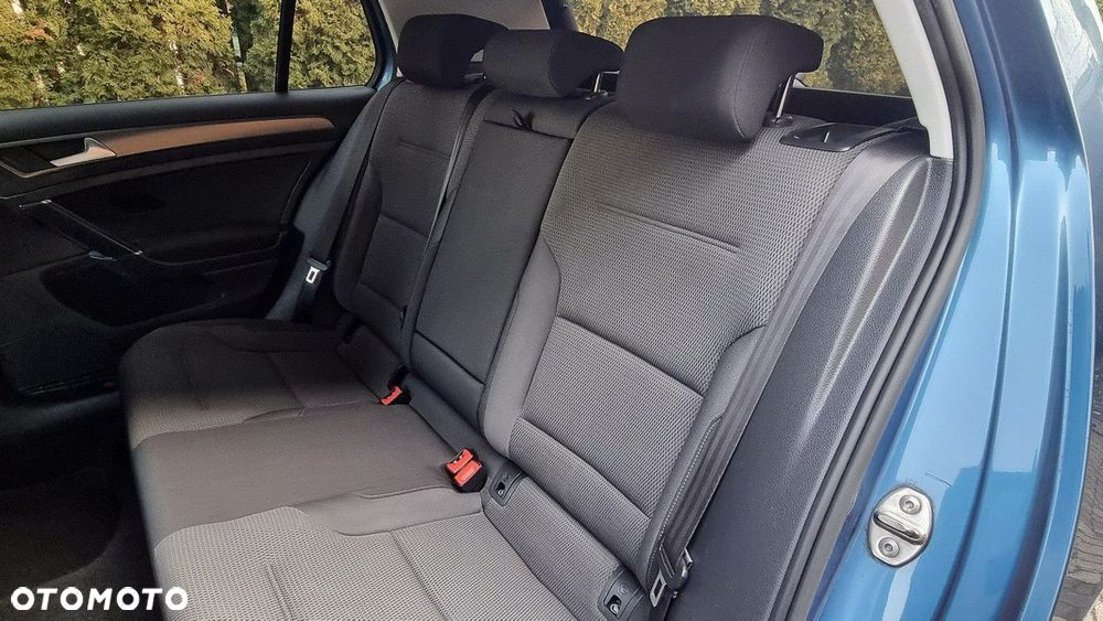 Volkswagen Golf - 21