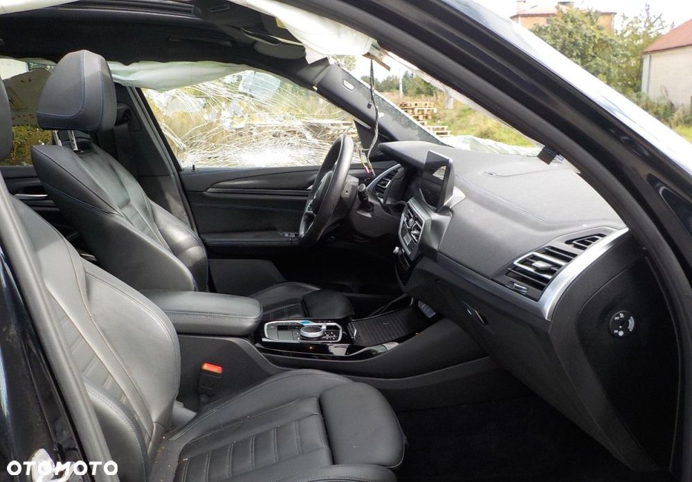 BMW iX3 - 17