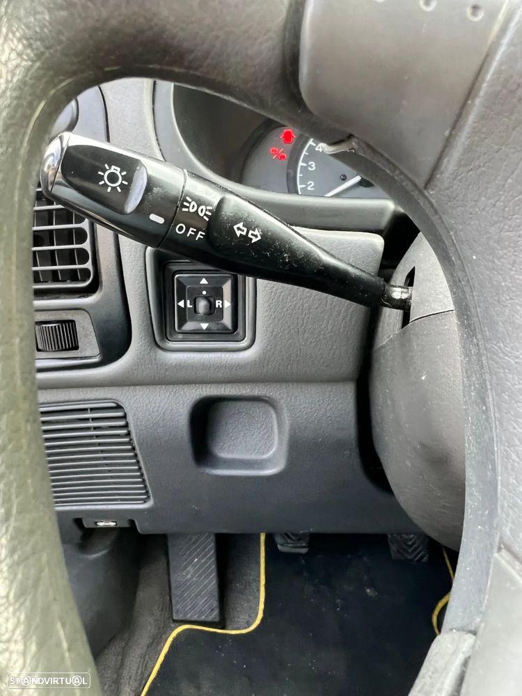 Mitsubishi Lancer 1300 GLXi - 44