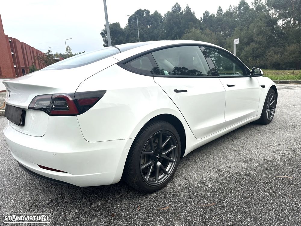 Tesla Model 3 Standard Range Plus RWD - 32
