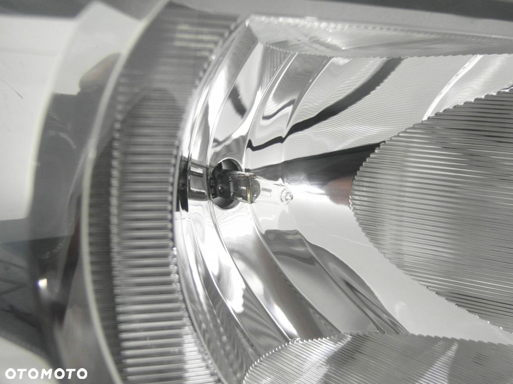 LAMPA PRAWA PRZEDNIA RENAULT SCENIC II 15810400RE - 3