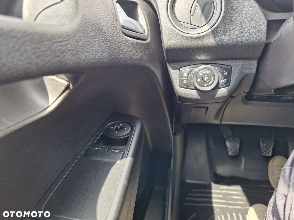 Ford transit-courier Trend - 17
