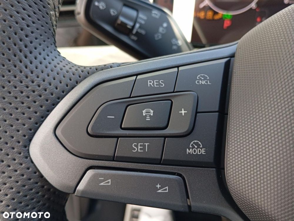 Volkswagen Tiguan - 26