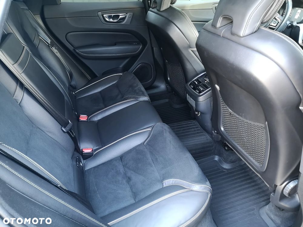 Volvo XC 60 D4 AWD R-Design - 35