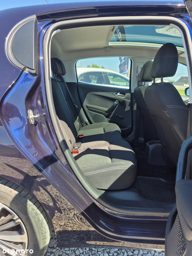 Peugeot 208 - 23