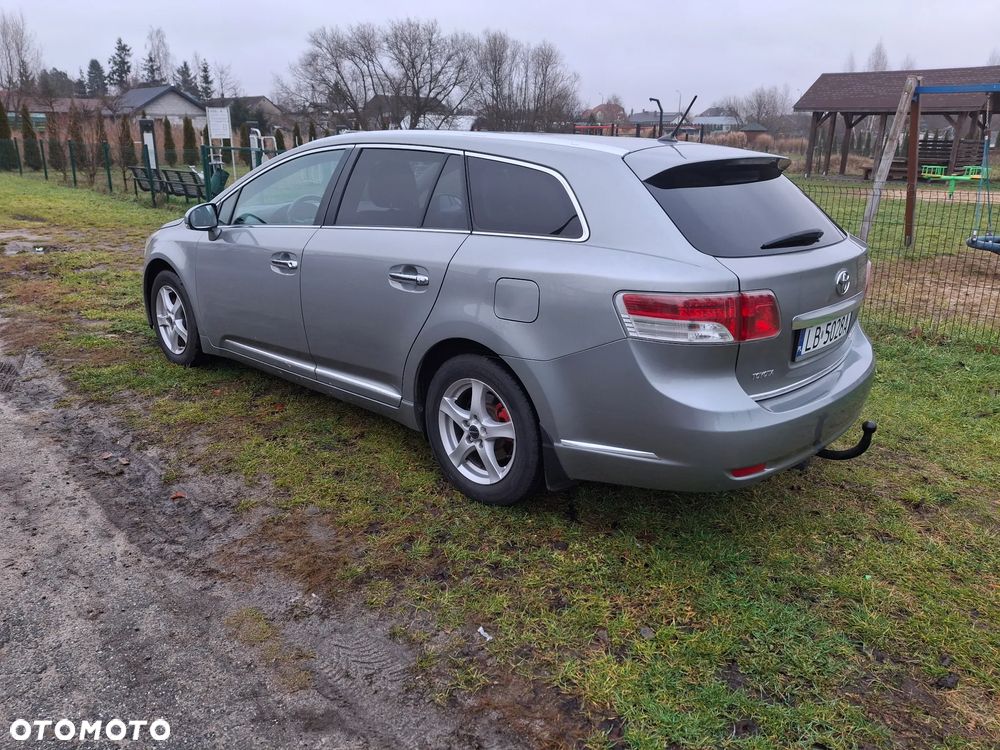Toyota Avensis 2.0 D-4D - 9