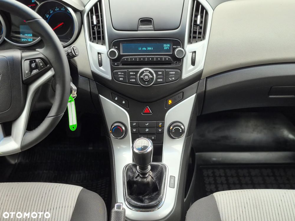 Chevrolet Cruze 1.6 LS - 15