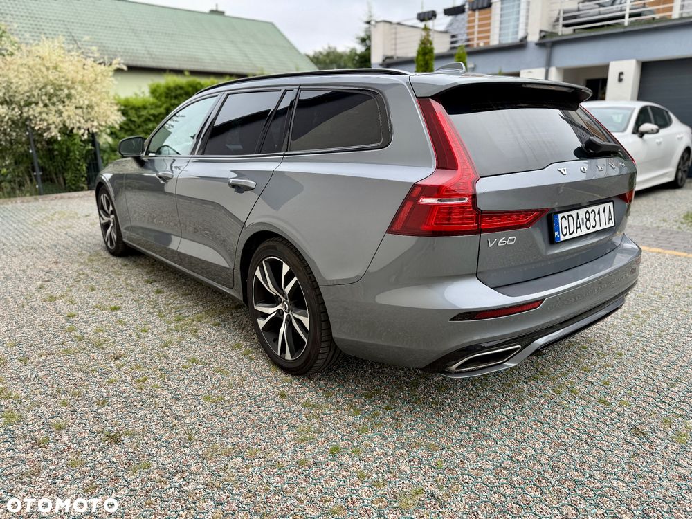 Volvo V60 B4 B R-Design - 4