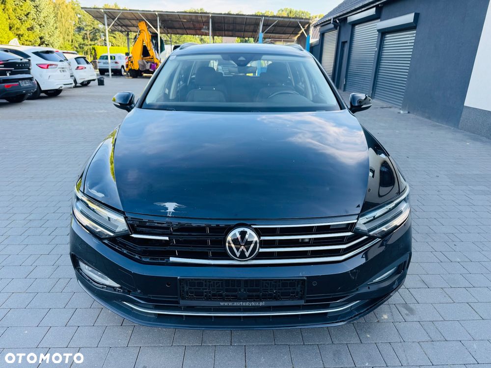 Volkswagen Passat Variant 2.0 TDI SCR DSG Elegance - 4