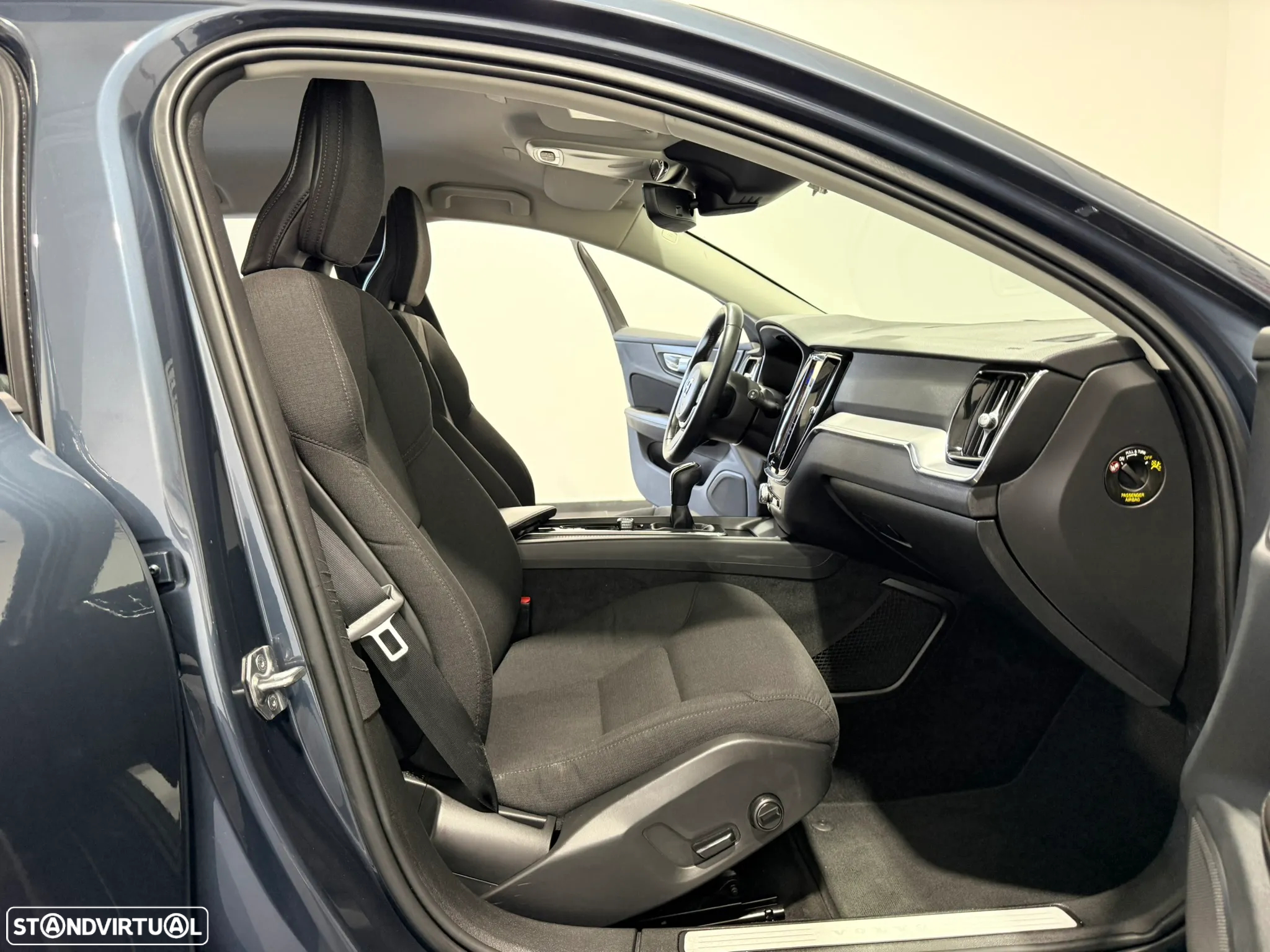 Volvo V60 2.0 D3 Momentum - 32