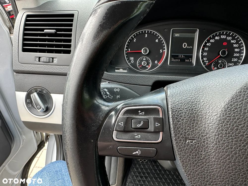 Volkswagen Multivan - 9