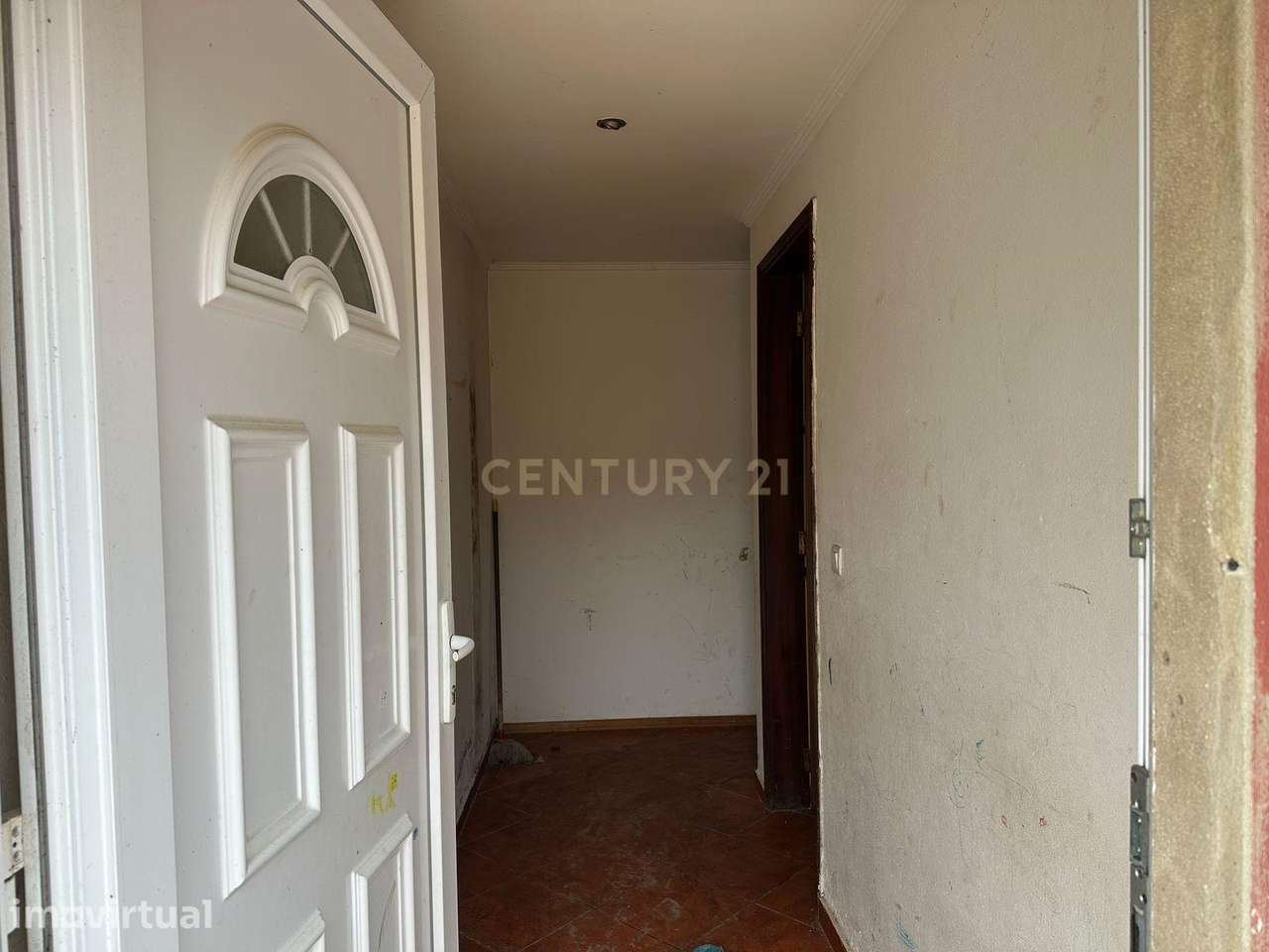 Casa geminada T2 para renovar em Casinha (Alte) - Grande imagem: 5/41