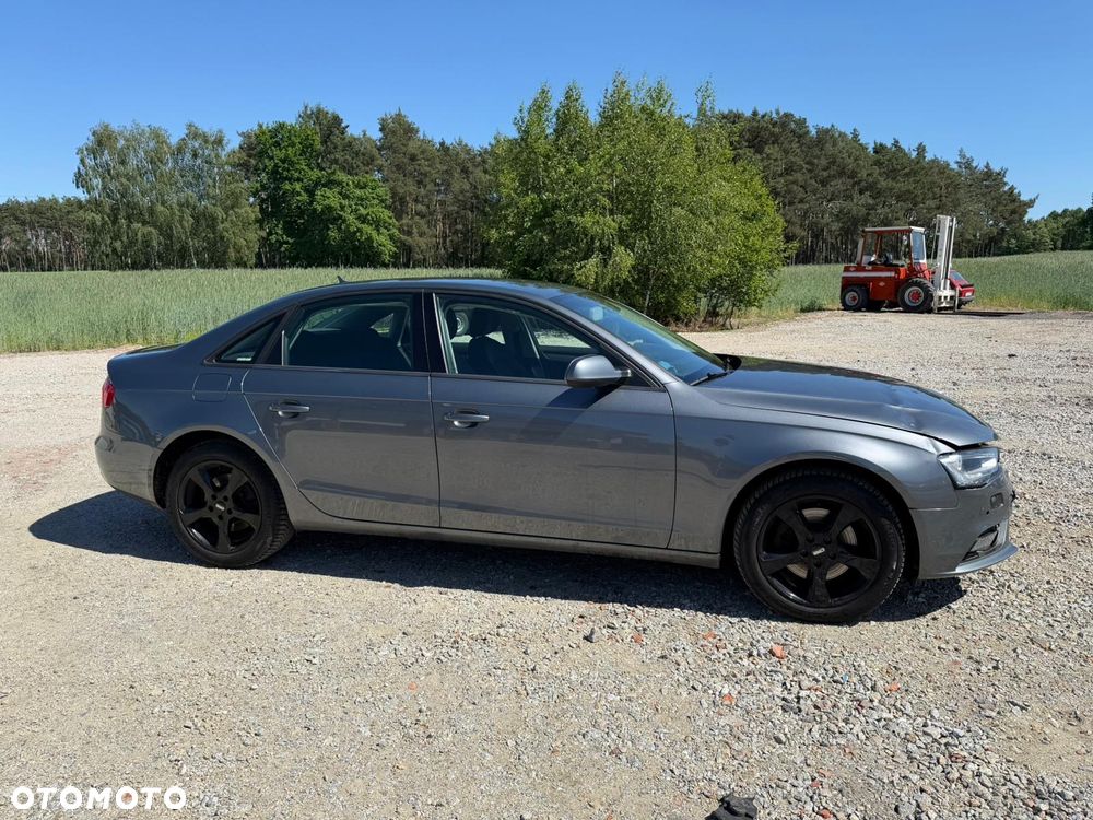Audi A4 Limousine - 5