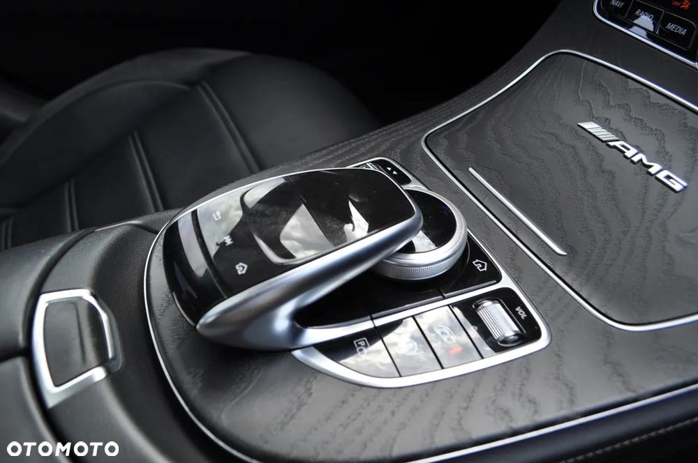 Mercedes-Benz Klasa E - 31