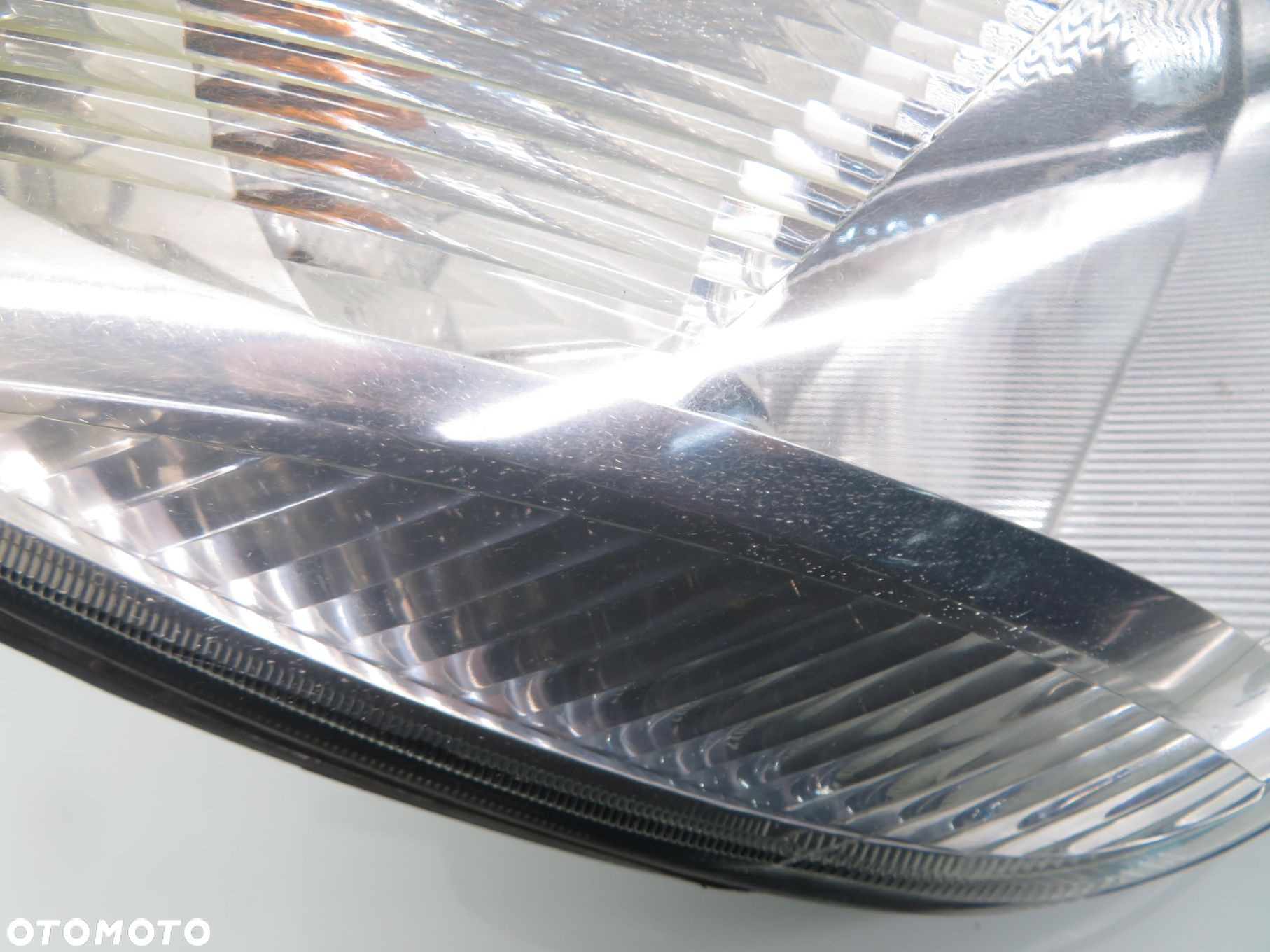 LAMPA PRAWA PRZEDNIA FORD FIESTA MK5 V 2S6X13W029AJ - 10