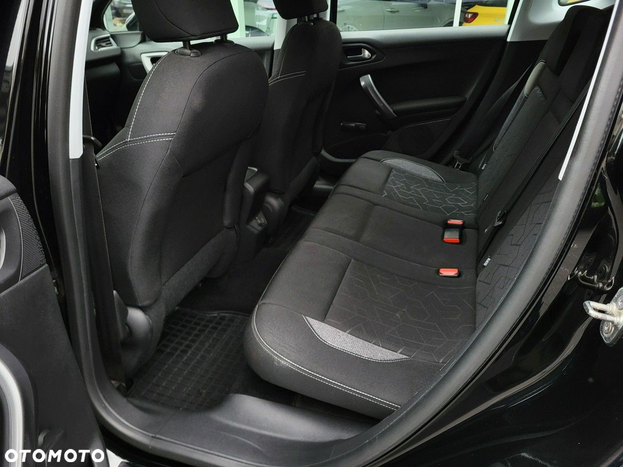Peugeot 2008 - 13